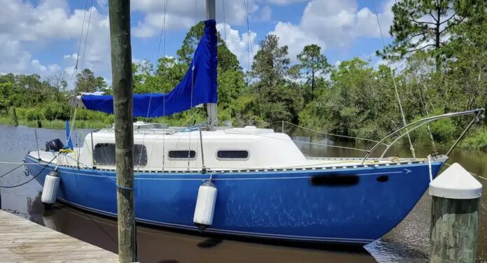 With 6-ft. headspace in the cabin, this family cruiser is well-suited for lakes and coastal adventures. (Photo courtesy of PopSells.com)